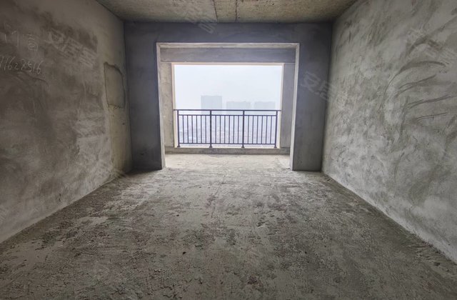 正洪春天花园3室2厅139㎡31万二手房图片