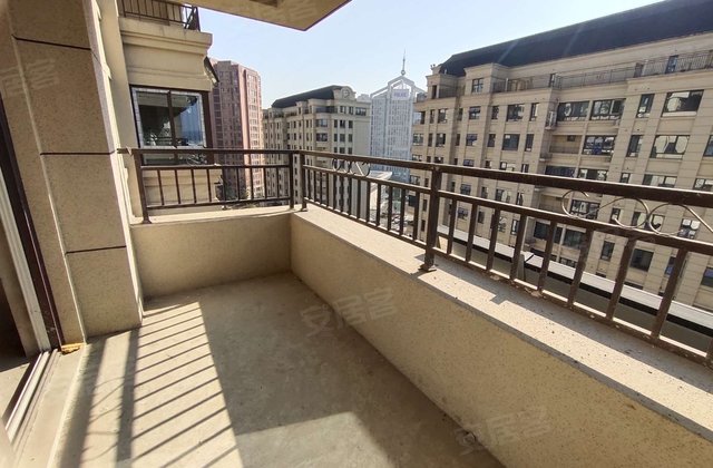 丽丰铂羽公馆3室2厅114.3㎡230万二手房图片