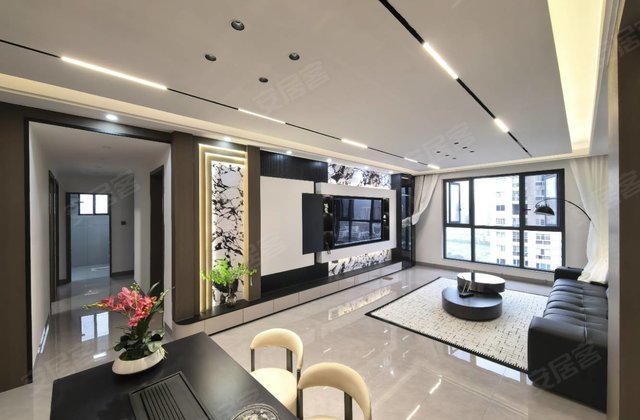 亚龙都市花园4室2厅150㎡85.6万二手房图片