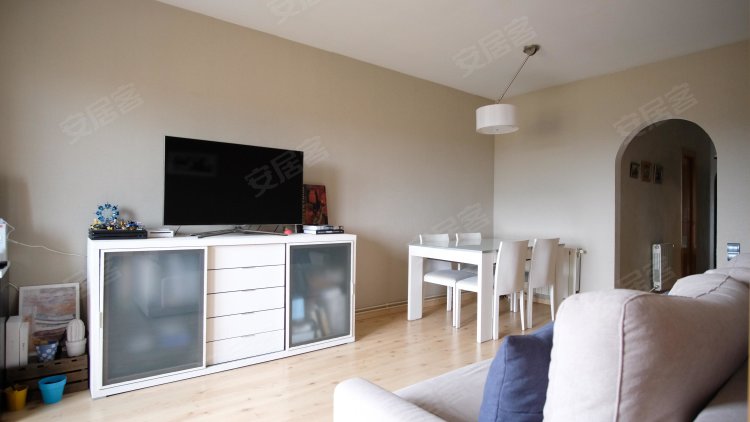 西班牙约¥128万西班牙卡斯特尔比斯巴尔公寓购买二手房公寓图片