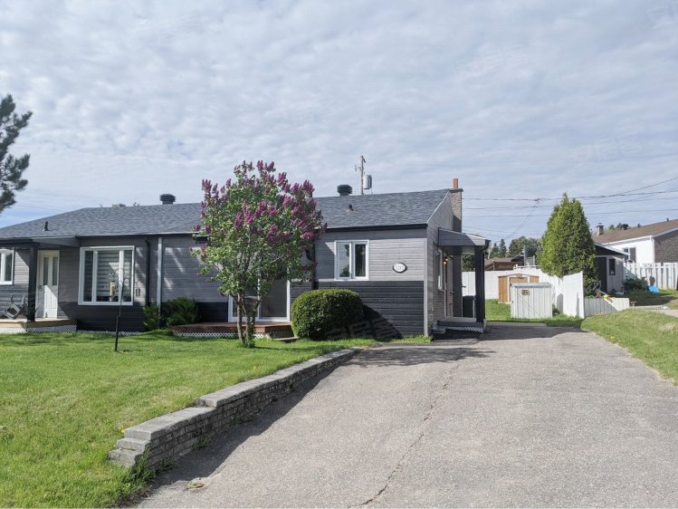 加拿大约¥69万House for sale, 1183 Rue des Peupliers, La Baie, Q二手房公寓图片
