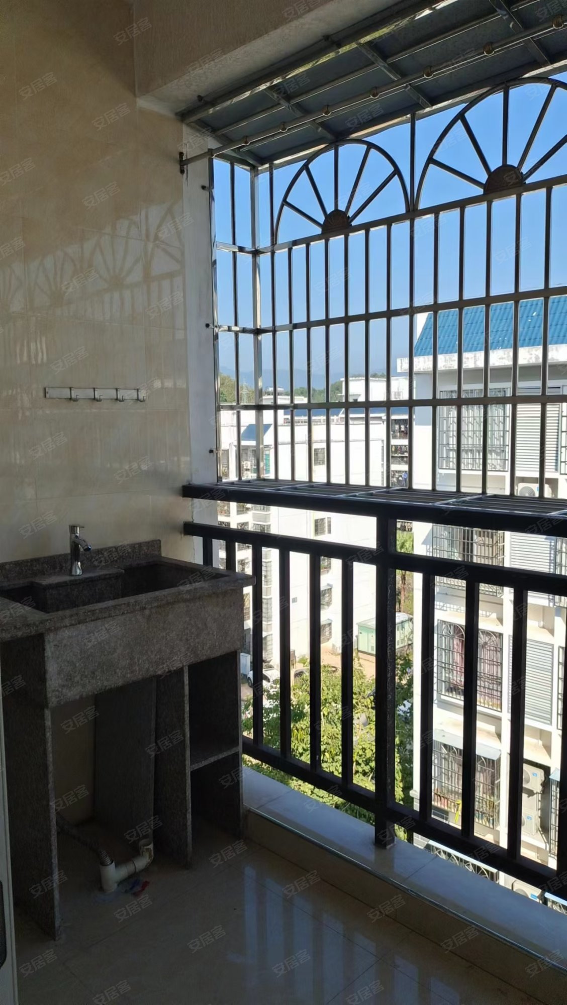 凤凰小区3室2厅2卫122.97㎡南106万