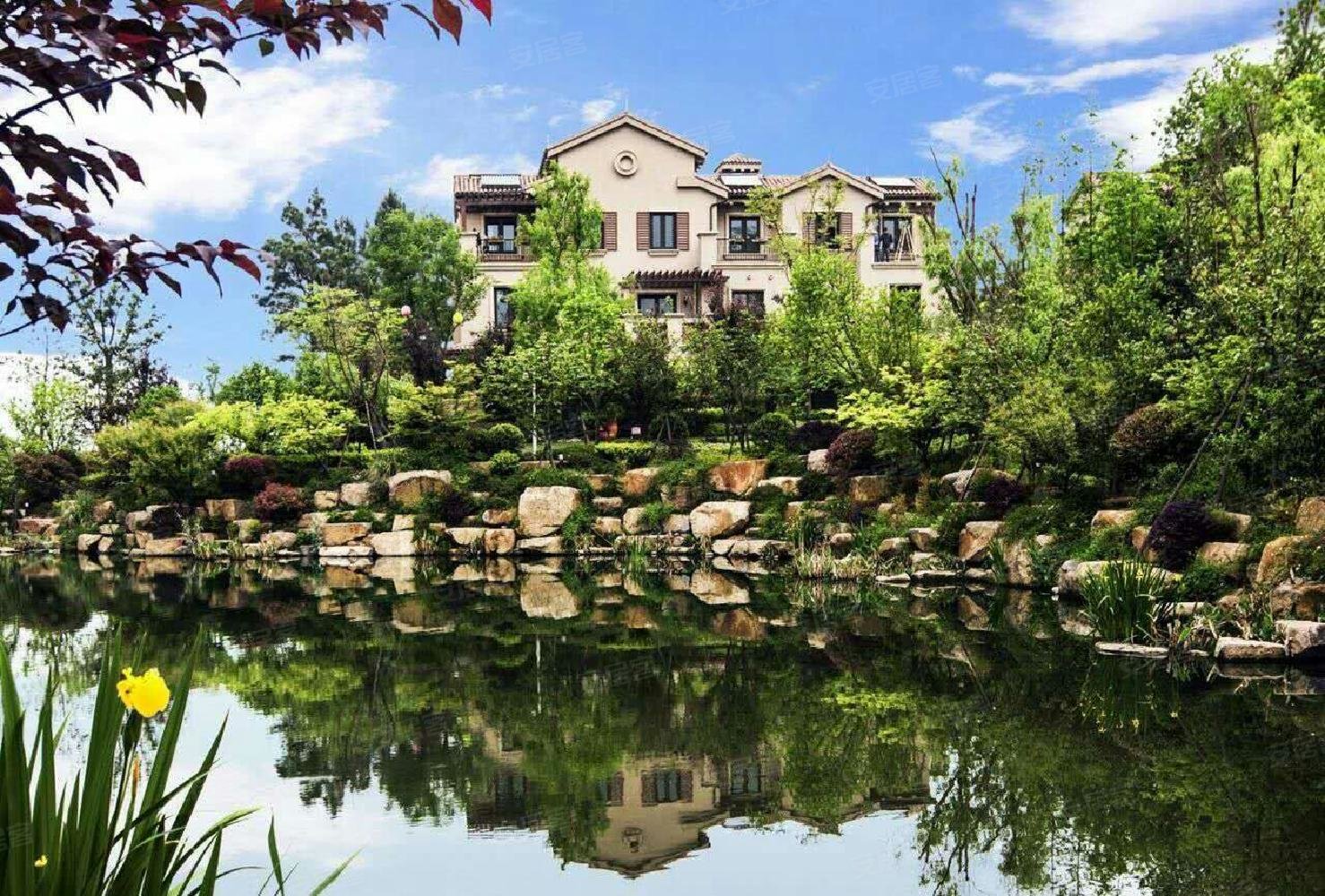 诚售龙山庄园山语墅法式现房东边套,花园180平,精装含软装,华都龙山