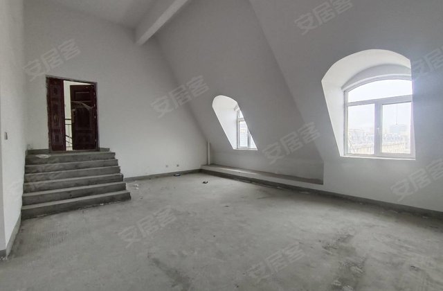 铂宫·尚品5室2厅249㎡72万二手房图片