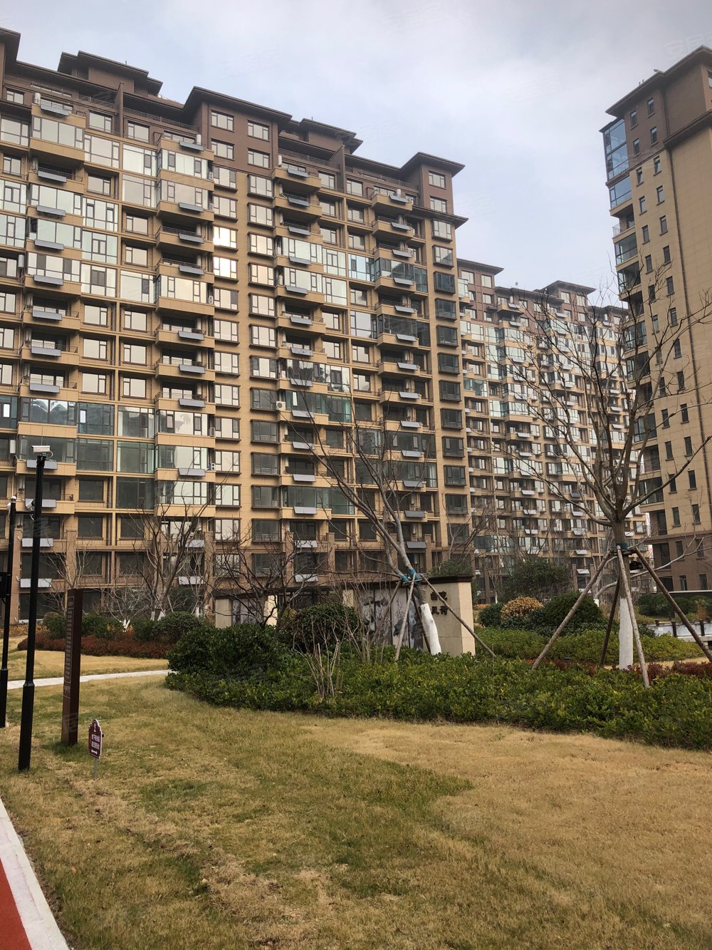 威高七彩城春风里东区133号