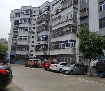 锦江花园带阁楼露台送储藏室