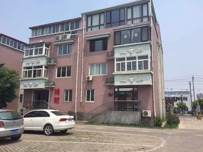 卧龙潭庄园,禄源道13号