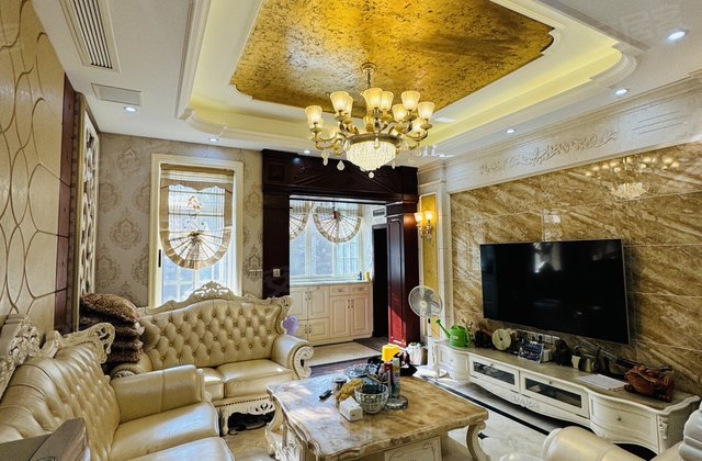 香颂半岛4室2厅152㎡63.8万二手房图片