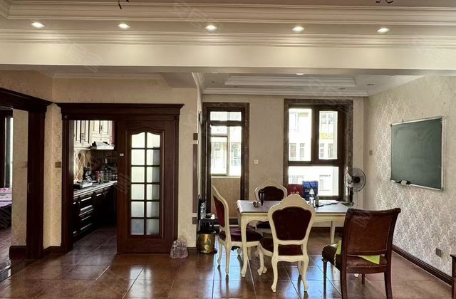 海银帝景4室2厅147㎡49.8万二手房图片