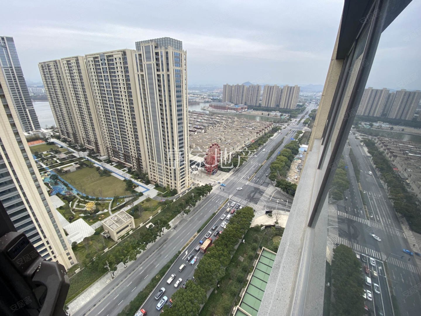 元垄城宁园3室2厅2卫106㎡南北240万