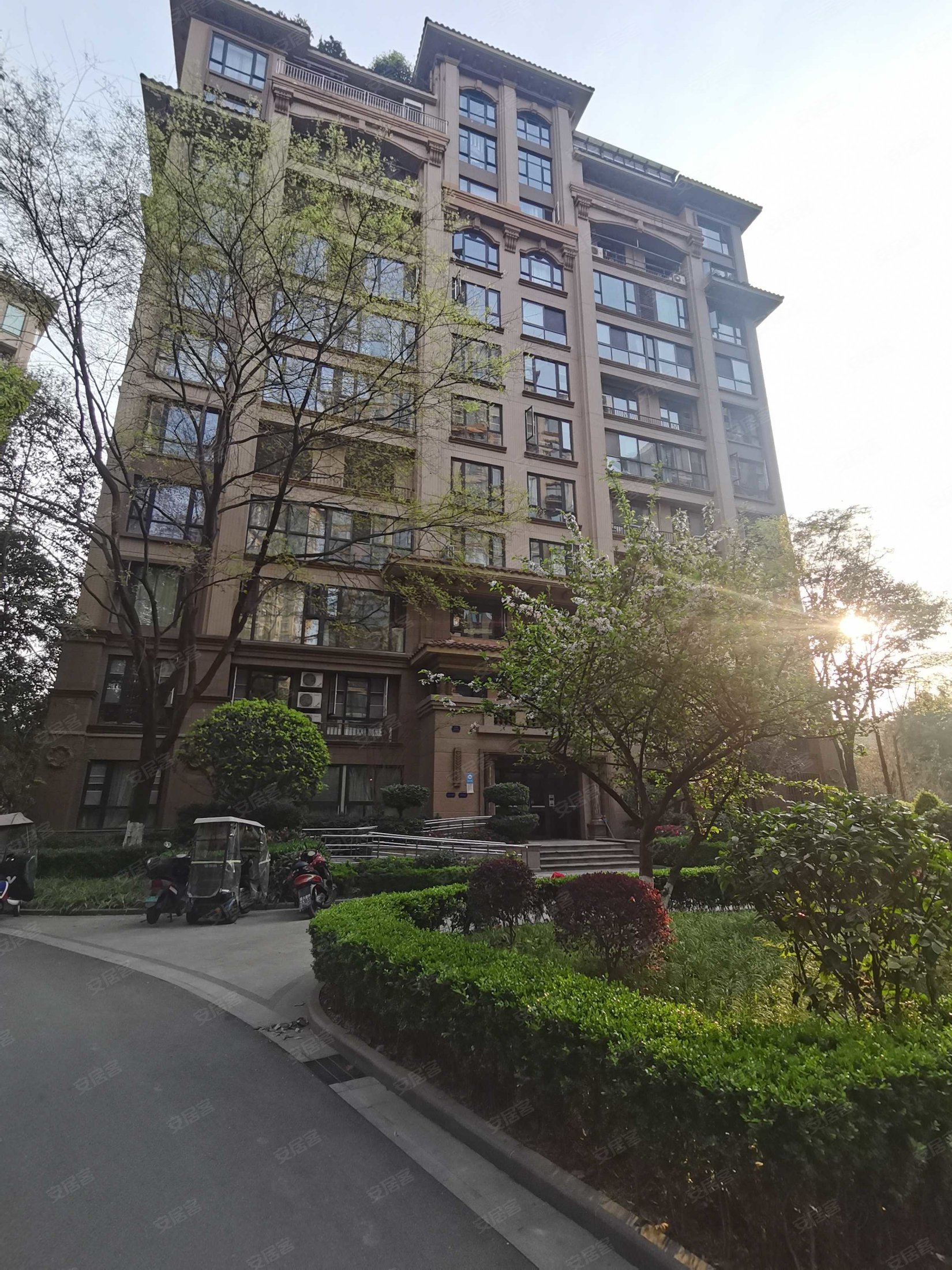 成都房产网>成都二手房>温江二手房>万春镇二手房>鹭湖宫6区>