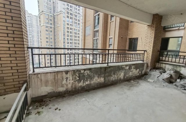 阳光半岛4室2厅135㎡123万二手房图片