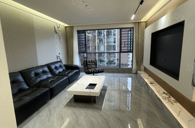 金泰大厦4室2厅152㎡86.8万二手房图片