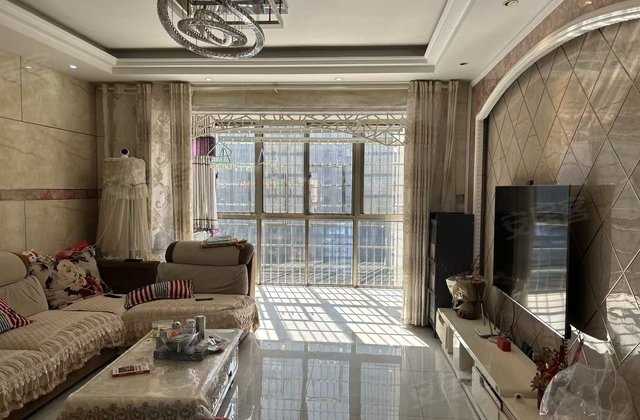 御湖观邸4室2厅136㎡62万二手房图片