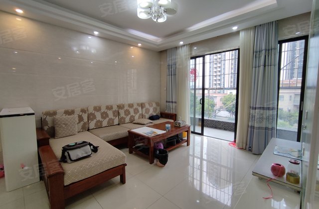 东逸湾倚湖居精装三房两卫 望河安静 拎包入住 送平台花园