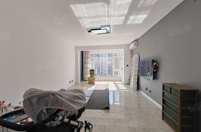 新世界朗悦居2室2厅104.51㎡59.5万二手房图片