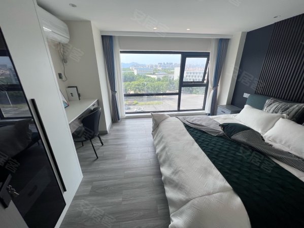 诸暨宝龙 loft双层!90平44w 近高铁站!