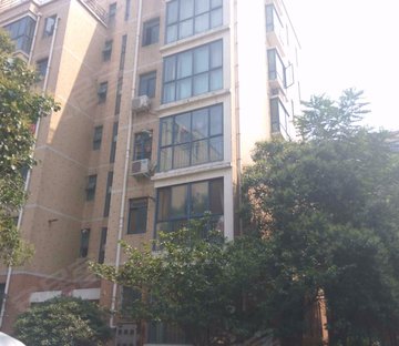 响水湾 交通便捷 中间楼层采光好 满五   临地铁 带电梯