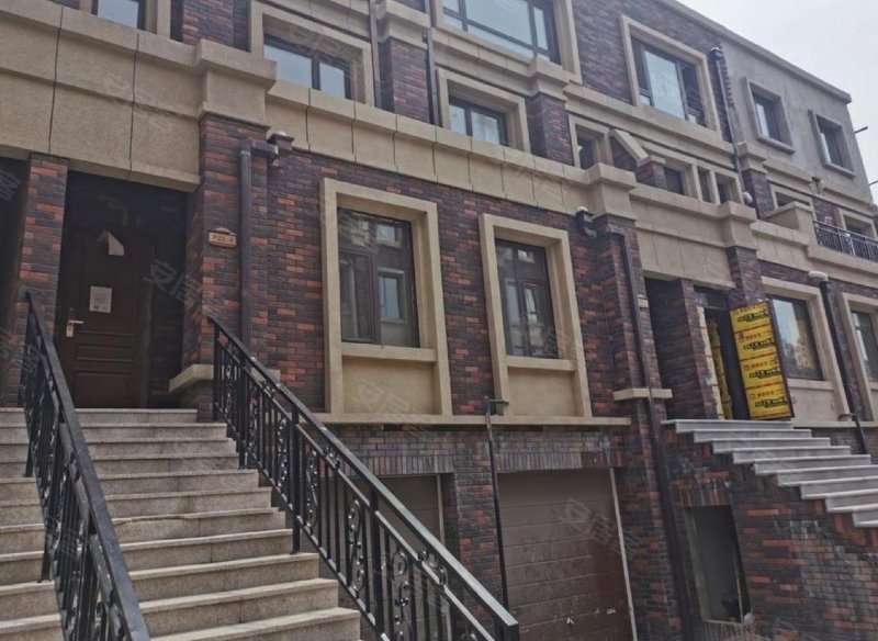 郡原小石城城中墅