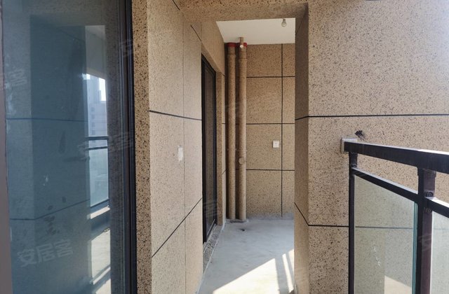 中鸿嘉园3室2厅156.6㎡230万二手房图片