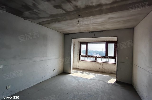 中远滨江1号4室2厅150㎡140万二手房图片