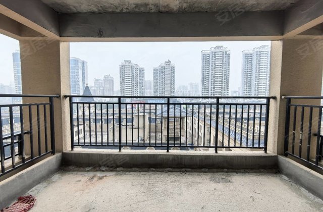 地王公馆5室2厅139.8㎡62.8万二手房图片