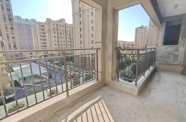 晟世豪庭4室2厅136㎡82万二手房图片