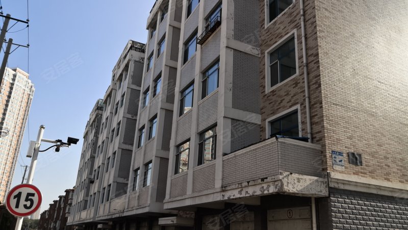 原武警黄金部队家属楼