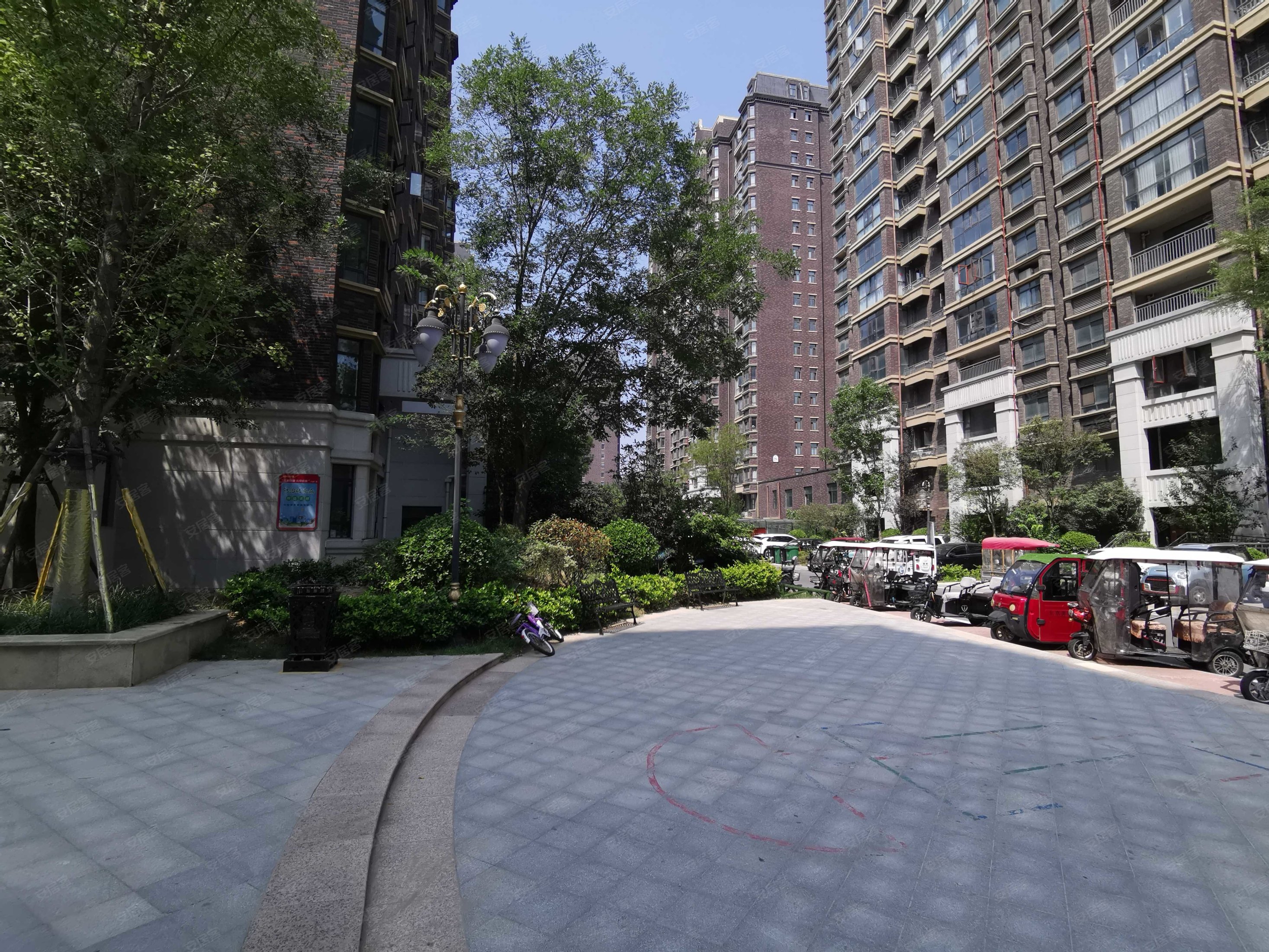 永旺城b区朝阳路3室2厅2卫148平方米