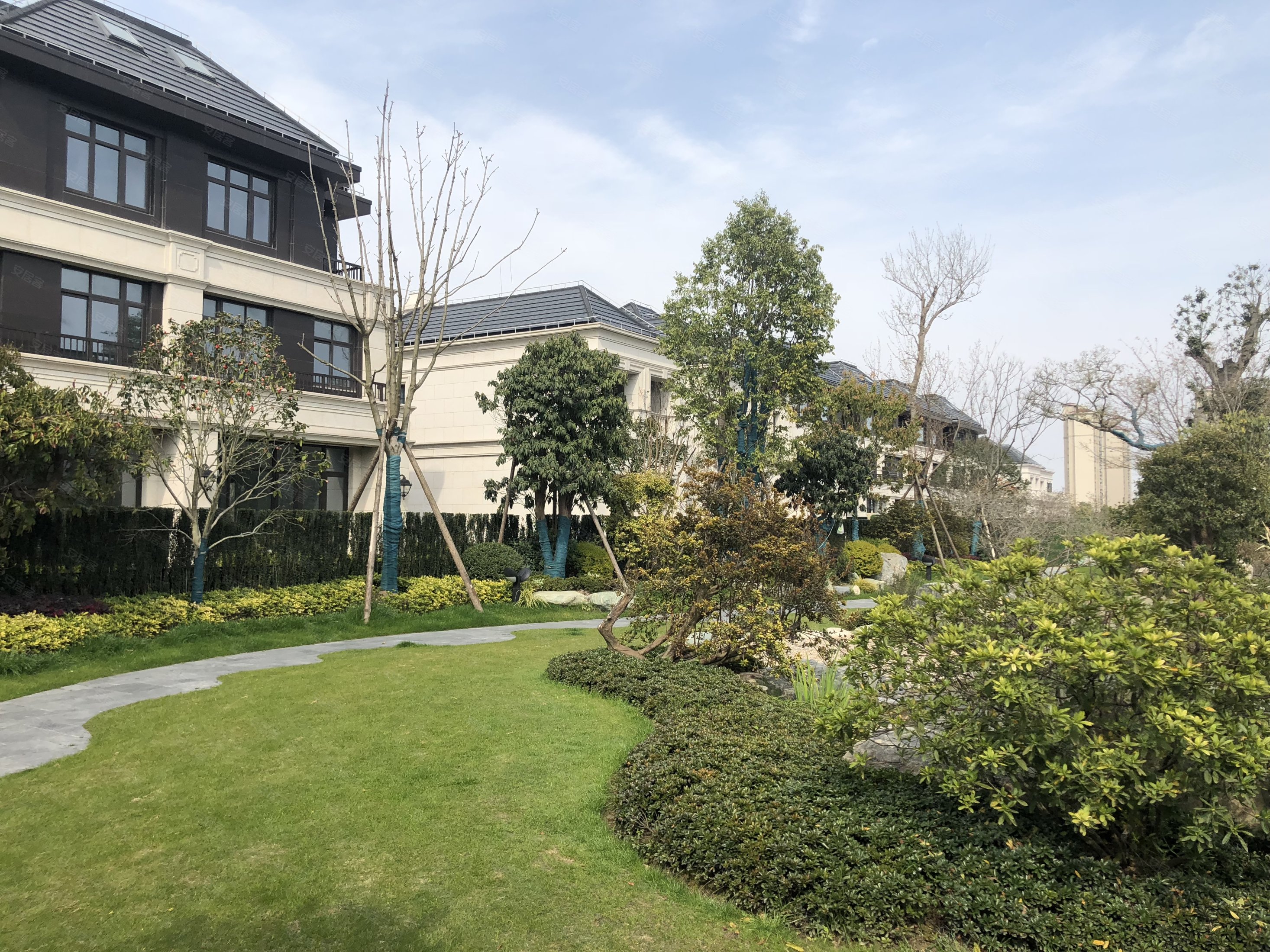 长兴岛地铁别墅 !19号线地铁直达 !在市区工作也方面.