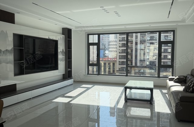 锦江富苑福里3室1厅138㎡48.8万二手房图片