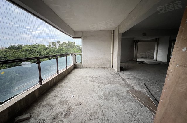 江南新城四期4室2厅215㎡98.4万二手房图片