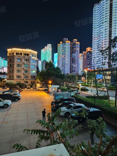 房东直卖,龙翔广场二手房,468万,4室2厅,2卫,137平米-青岛安居客