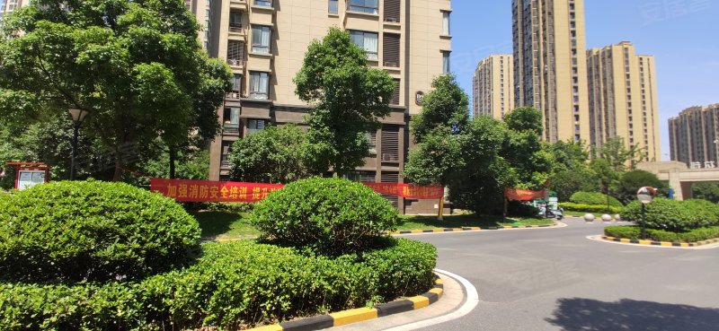 绿地滨湖国际花都