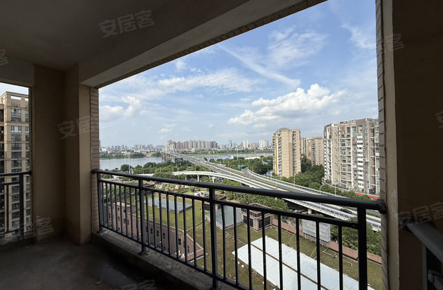 尚格名城滨江花园4室2厅149㎡60万二手房图片