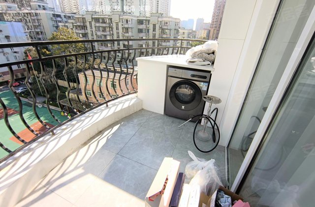 衡园3室2厅101.68㎡847万二手房图片