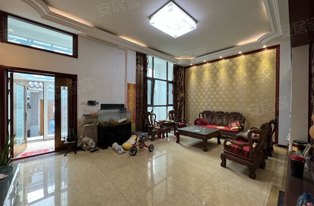 荷塘月色4室2厅260㎡233万二手房图片