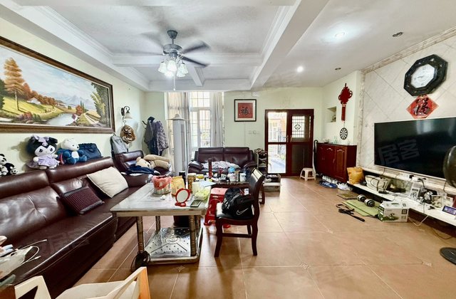 和平花园5室2厅252.76㎡258万二手房图片