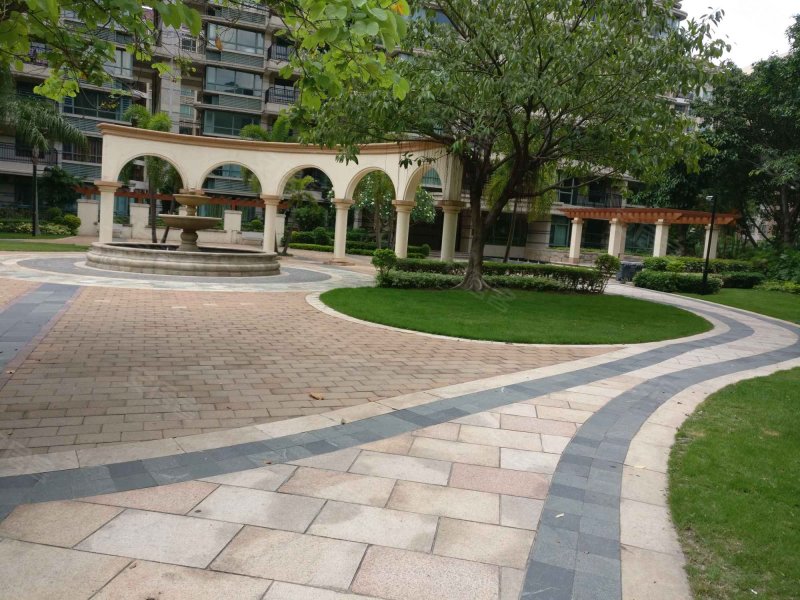 凯茵新城南畔山