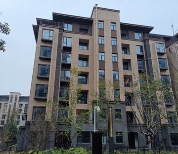 力高君御世家 商品住宅 刚需小三居 满二   带电梯
