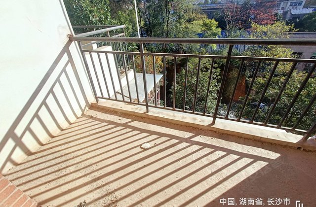 山水英伦庄园3室2厅131.2㎡94.8万二手房图片