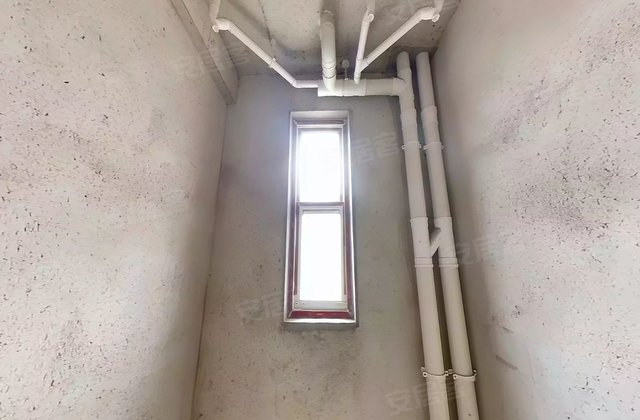 万鑫国际花园4室2厅121㎡32万二手房图片