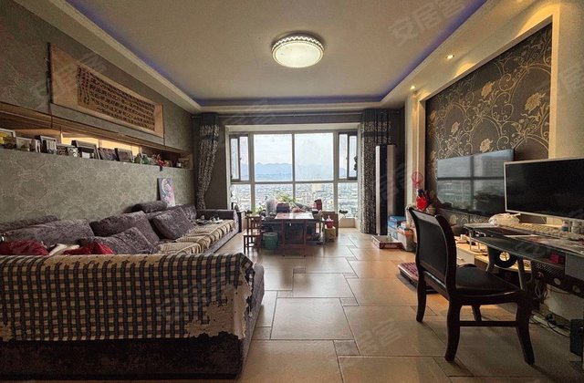 凤凰城小区北区4室2厅154㎡42.8万二手房图片