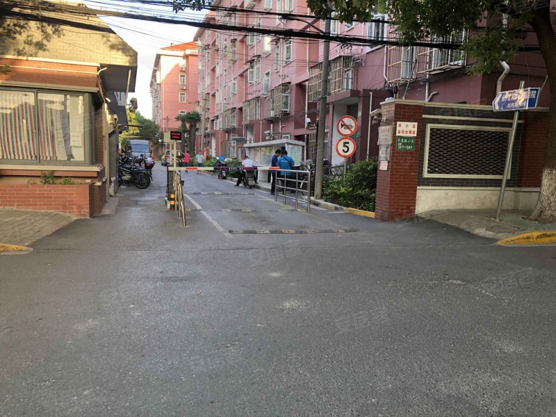 中华美路60弄小区 