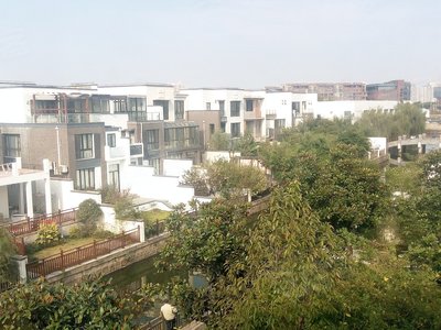 昆山房产网>昆山小区>花桥小区>香榭丽大道小区>绿地21城e区(别墅)>
