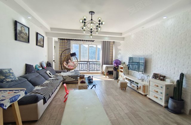 亚龙都市花园3室2厅140㎡66.6万二手房图片