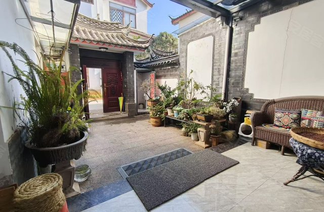 玉龙园5室4厅243.5㎡177.9万二手房图片