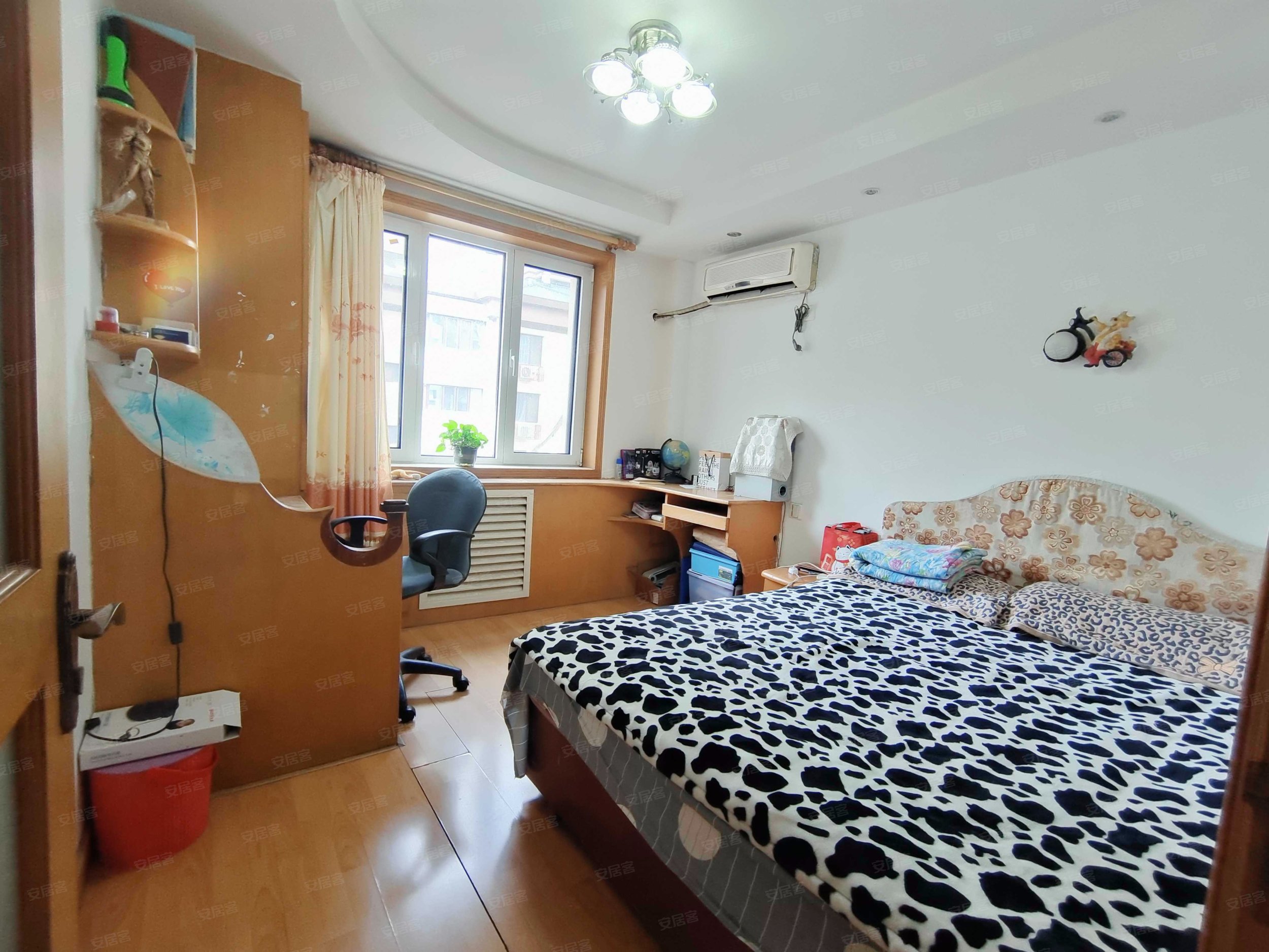 芳洲花园 地铁站旁出行方便 商业配套齐全 采光充足房东直卖