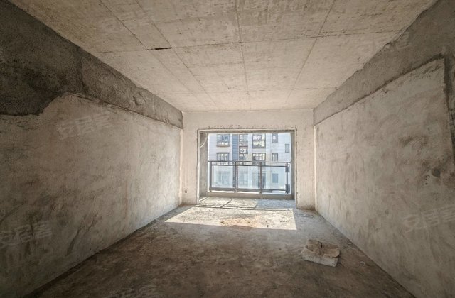 滨江凤凰城4室2厅135.4㎡99万二手房图片