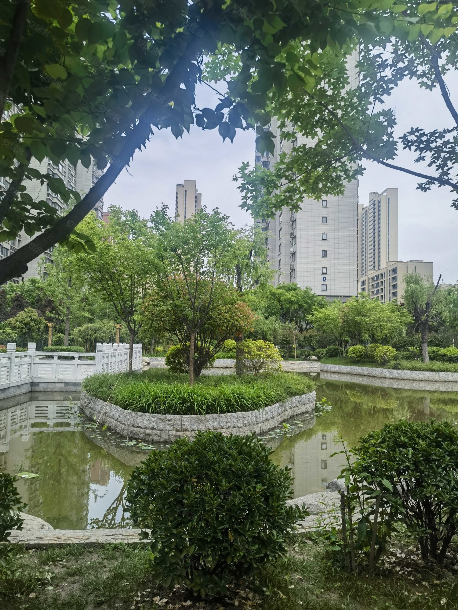陕建翠园锦绣3室2厅1卫128.15㎡南192万